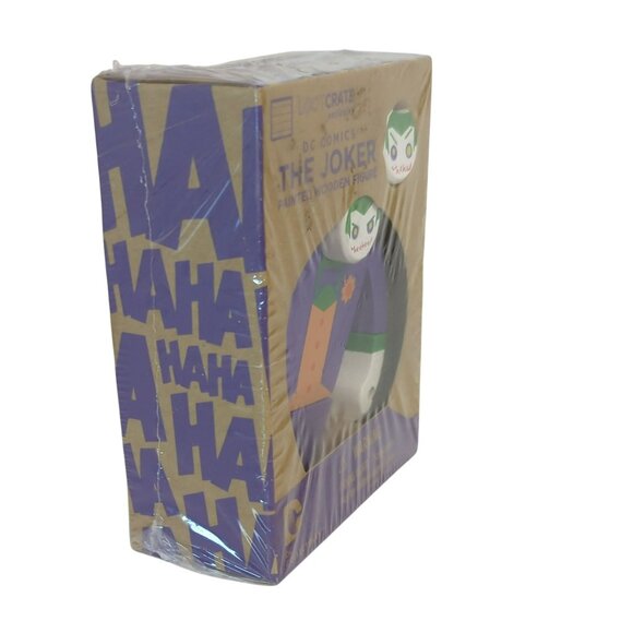 DC Comics The Joker Painted Wooden Figure Loot Crate Exclusive Sealed - Picture 4 of 5